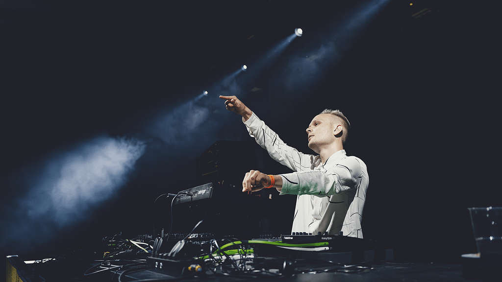 MORITZ HOFBAUER at BORIS BREJCHA IN CONCERT - HAMBURG © Luke B. Photography