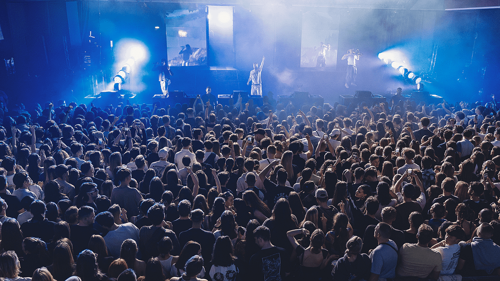 01099 - STADTHALLE, BAUNATAL © Luke B. Photography