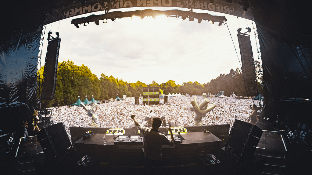 PASCAL LETOUBLON @ FFH JUST WHITE 2024, FRIEDBERG © Luke B. Photography